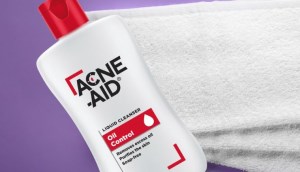 Review sữa rửa mặt Acne-Aid Liquid Cleanser giảm nhờn, ngừa mụn trứng cá