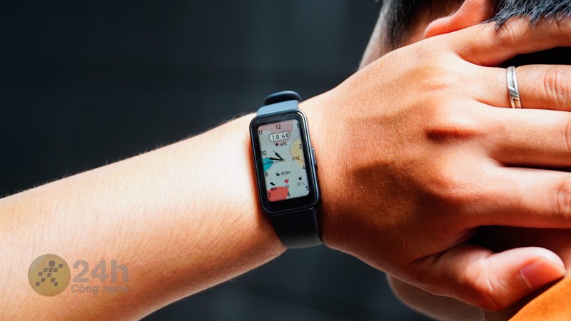 Huawei Band 8 chỉ có thể hiện cuộc gọi đến dưới dạng tin nhắn văn bản