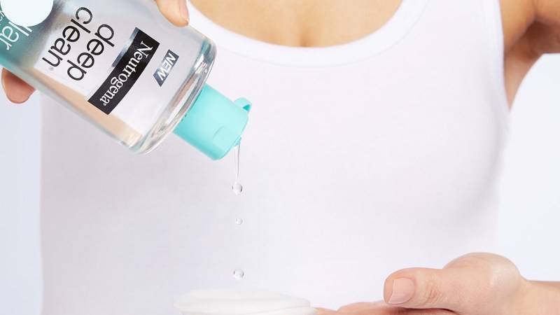 Tác dụng nước tẩy trang Neutrogena Deep Clean