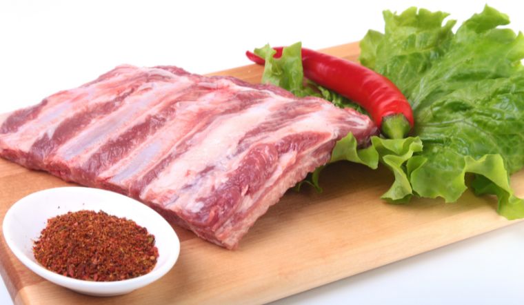 Giá thịt heo hôm nay 07/07/2023: Thịt heo nhập khẩu giảm từ 5%
