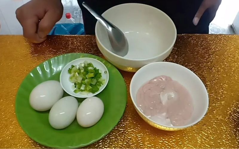Nguyên liệu món ăn óc heo chiên trứng