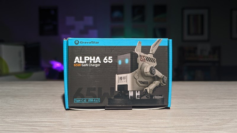 GravaStar Alpha 65 vẫn được lấy cảm hứng thiết kế từ những bộ phim khoa học viên tưởng giống nhiều sản phẩm khác của GravaStar