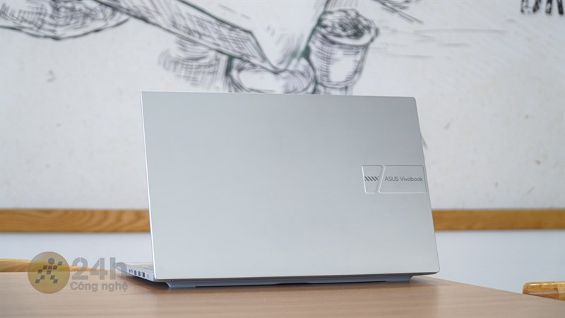 ASUS Vivobook 15 X1504VA đang được bán tại hệ thống Thế Giới Di Động với mức giá 17.99 triệu đồng.