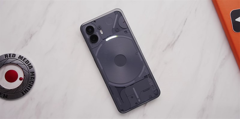 Dải đèn LED của Nothing Phone (2) có thể đa dụng hơn nếu nhiều nhà phát triển ứng dụng tùy biến sâu hơn Dải đèn LED của Nothing Phone (2) có thể đa dụng hơn nếu nhiều nhà phát triển ứng dụng tùy biến sâu hơn