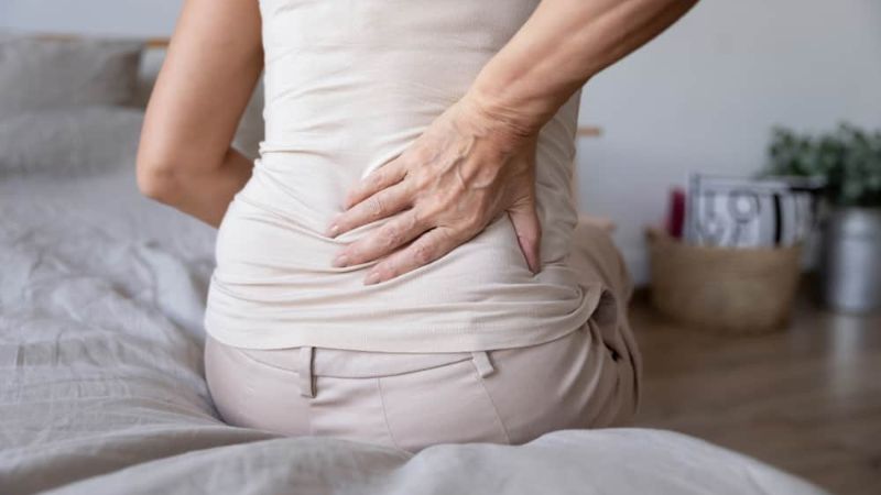 Người bệnh đau thần kinh tọa có nên đi bộ không?