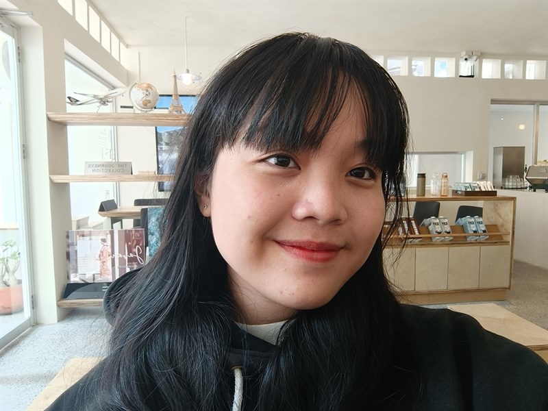Ảnh chụp selfie bình thường và không có thêm hiệu ứng làm đẹp Ảnh chụp selfie bình thường và không có thêm hiệu ứng làm đẹp