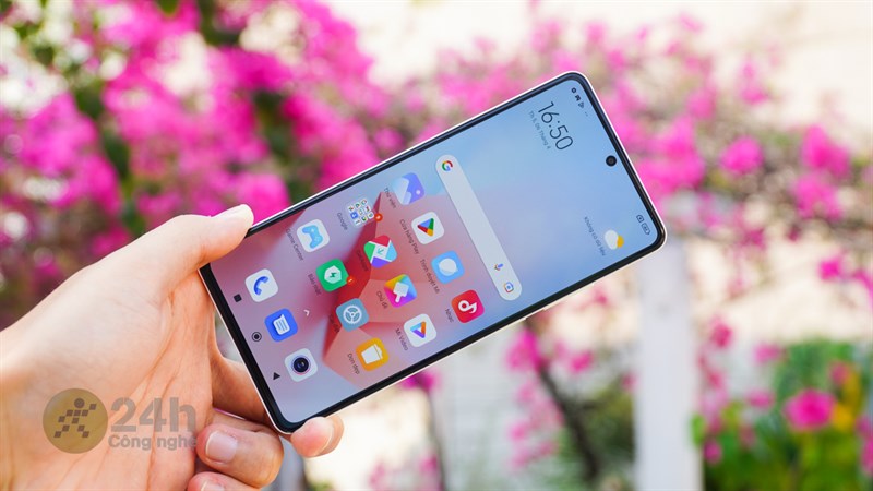 Màn hình Redmi Note 12 Pro 5G rất cuốn hút nhờ thiết kế viền màn hình xung quanh cực kỳ mỏng Màn hình Redmi Note 12 Pro 5G rất cuốn hút nhờ thiết kế viền màn hình xung quanh cực kỳ mỏng