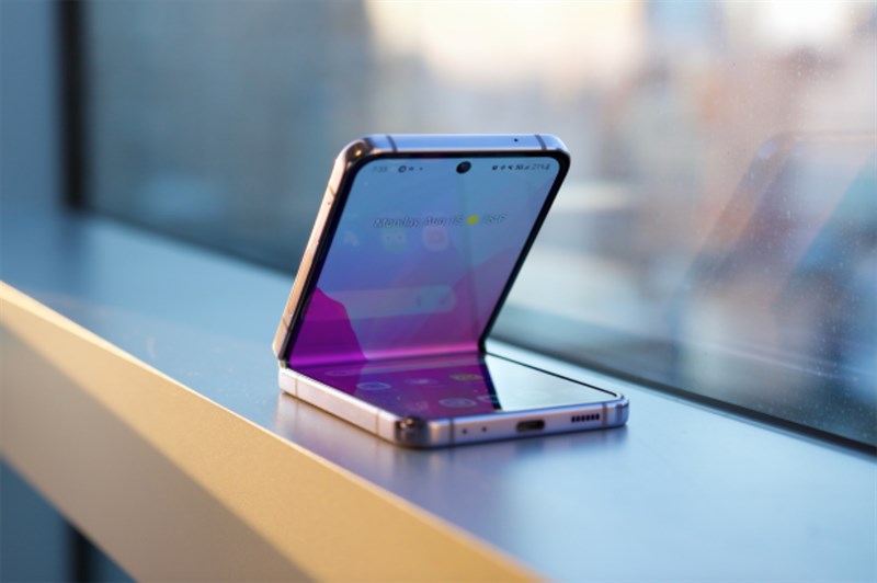 Màn hình smartphone Z Flip5 được đồn đoán sẽ nâng cấp độ phân giải Quad HD
