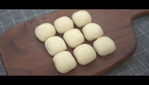 Cách làm bánh mochi sữa chỉ với 3 nguyên liệu đơn giản