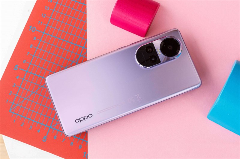 Tổng thể giao diện bên ngoài của OPPO Reno10 Pro 5G rất sang trọng