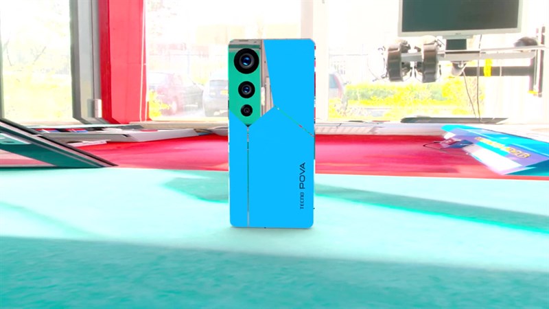 Mặt lưng của Tecno POVA Neo 3 tiếp tục được Tecno mang đến một thiết kế độc đáo và dễ nhận diện. Mặt lưng của Tecno POVA Neo 3 tiếp tục được Tecno mang đến một thiết kế độc đáo và dễ nhận diện.