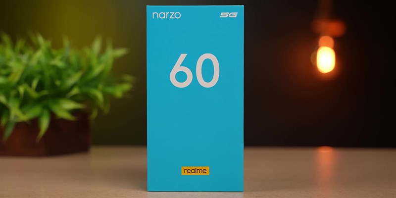 Hộp đựng của realme Narzo 60 có tông màu xanh dương trông rất mát mắt.