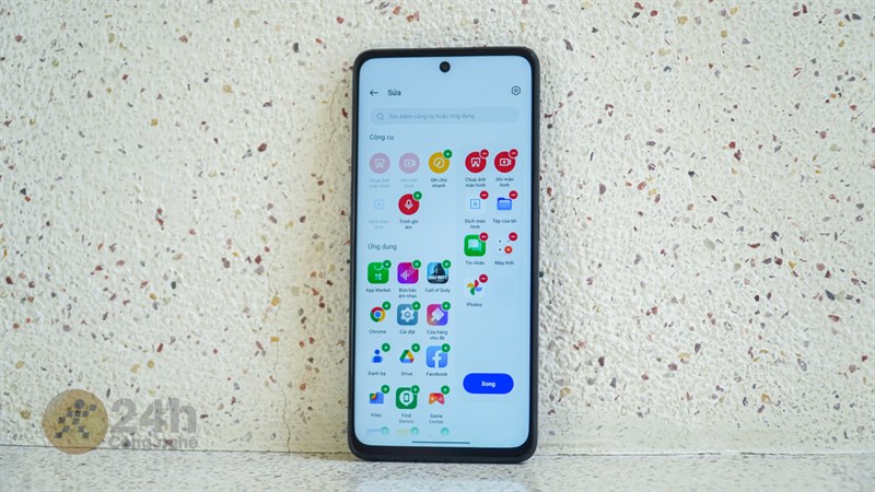 Mặt trước của OPPO A78 và OPPO A98 5G khác nhau ở dạng thiết kế nốt ruồi Mặt trước của OPPO A78 và OPPO A98 5G khác nhau ở dạng thiết kế nốt ruồi