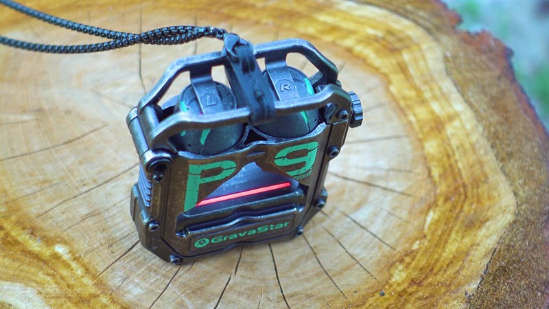 GravaStar Sirius Pro vẫn mang đến khả năng chống ồn tốt khi bạn thực hiện cuộc gọi.