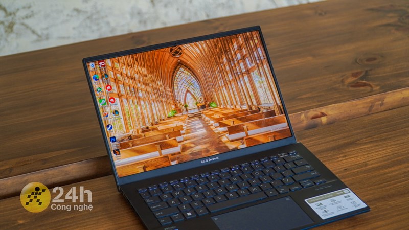 Màn hình ASUS Zenbook 14 OLED 2023 còn đi kèm với nhiều công nghệ tiên tiến giúp việc sử dụng của bạn trở nên trọn vẹn hơn