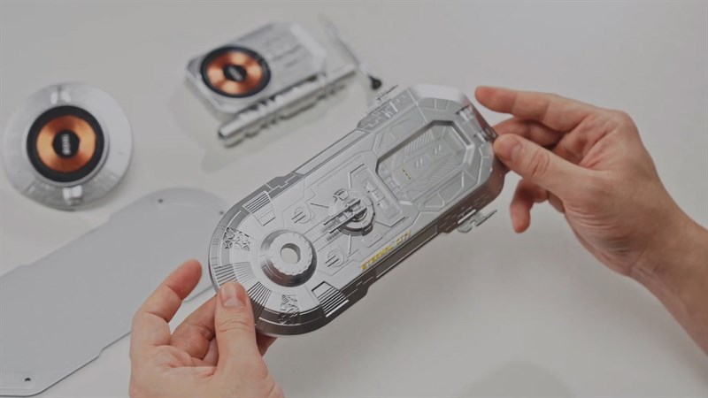 Phần chân đế lớn của AOHi Eternal City