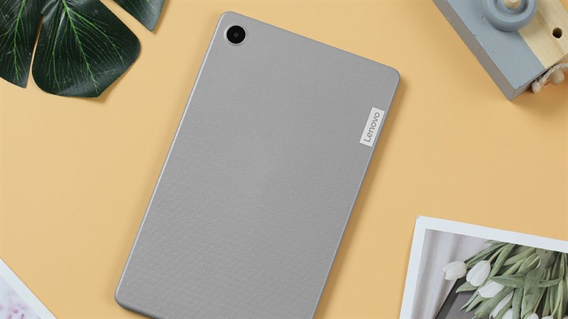 Thiết kế to vừa phải, thoải mái là điểm nhấn: Lenovo Tab M8 có đáng mua?