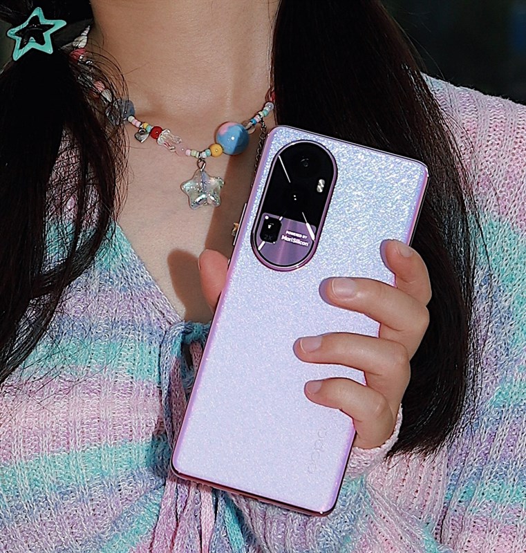 Cảm giác trên tay OPPO Reno10 Pro Star Sound Edition rất thoải mái
