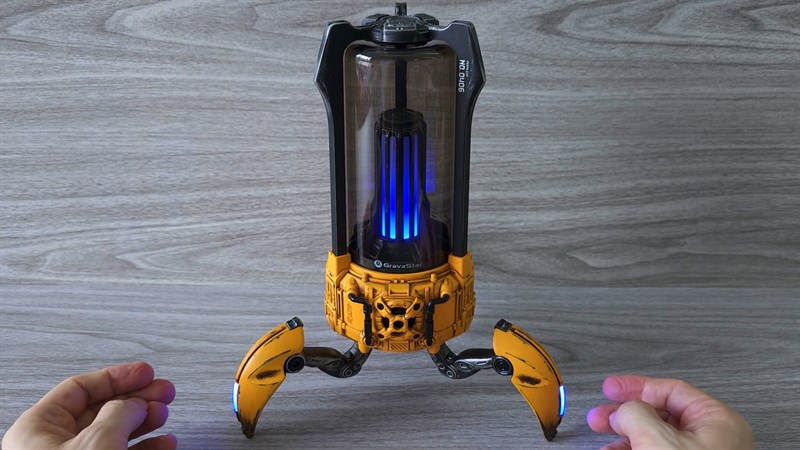 Loa GravaStar SuperNova được thiết kế độc đáo như một chú robot