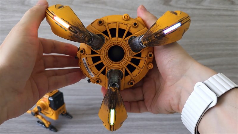 Loa bass được đặt dưới đáy của GravaStar SuperNova