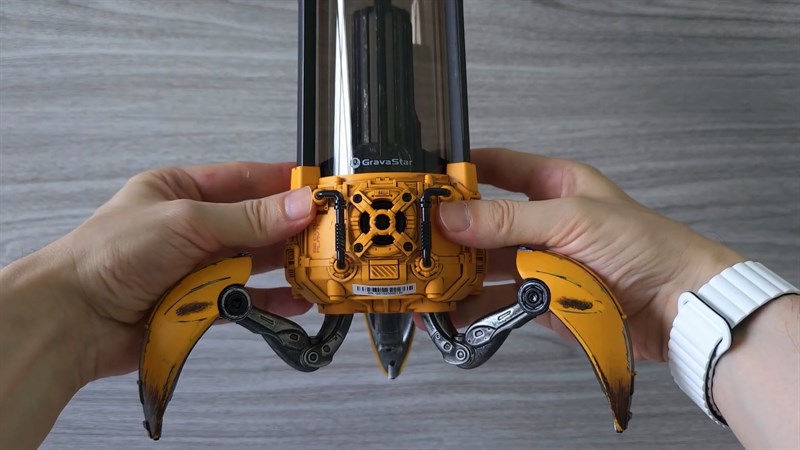 Loa tweeter ở phần trước của GravaStar SuperNova