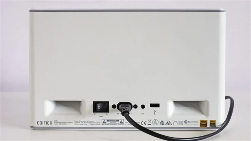 Mặt sau của Edifier QD35 Mặt sau của Edifier QD35