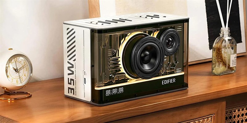 Xung quanh Edifier QD35 còn được bọc trong khung nhựa trắng giúp tổng thể chiếc loa có phần sang trọng hơn Xung quanh Edifier QD35 còn được bọc trong khung nhựa trắng giúp tổng thể chiếc loa có phần sang trọng hơn