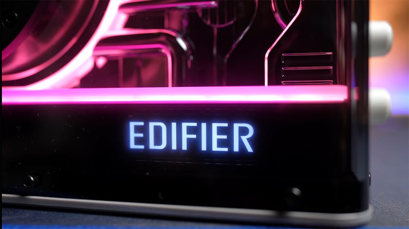 Edifier QD35 cạnh trái góc dưới hiển thị tên hãng Edifier QD35 cạnh trái góc dưới hiển thị tên hãng