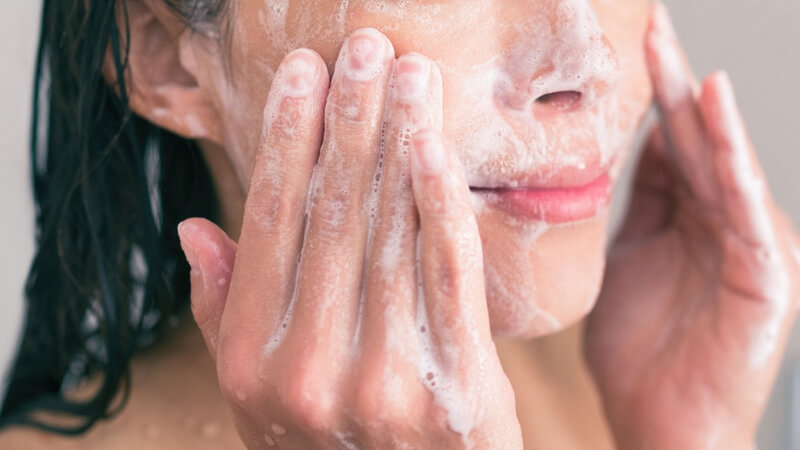 Choose a deep cleansing face wash