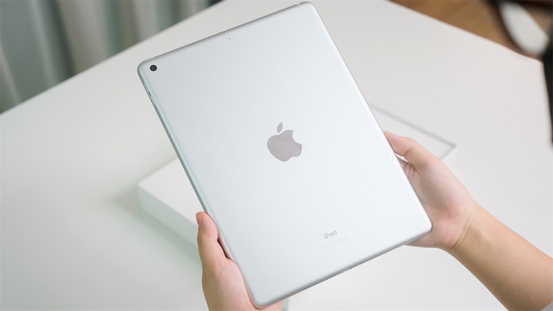 iFans mua ngay iPad 9 giá giảm chỉ còn từ 7.49 triệu, cấu hình cân mọi đối thủ iFans mua ngay iPad 9 giá giảm chỉ còn từ 7.49 triệu, cấu hình cân mọi đối thủ