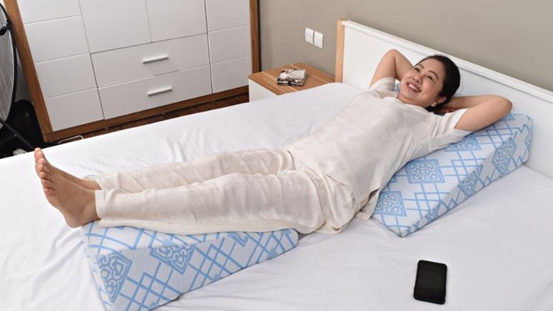 Gối kê cho người giãn tĩnh mạch chân chuyên dụng Hanako Gối kê cho người giãn tĩnh mạch chân chuyên dụng Hanako