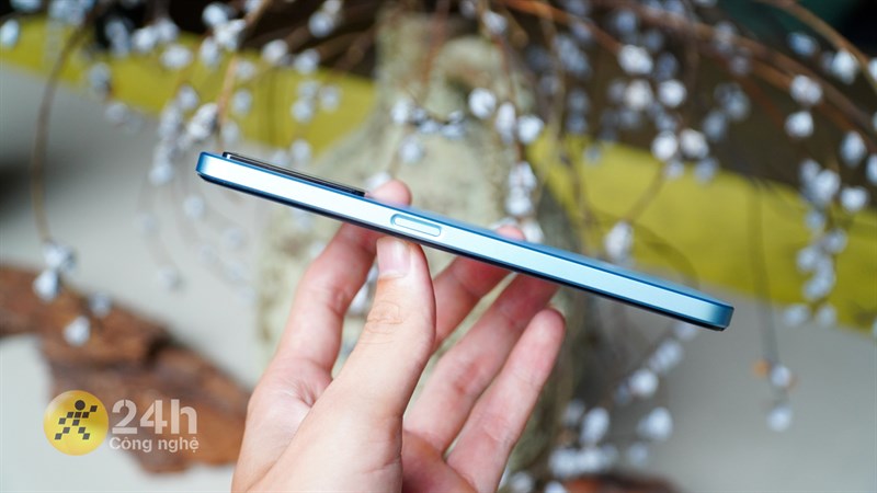 Viền làm phẳng, từ đó cảm biến vân tay trên OPPO A77s trở nên nhạy hơn Viền làm phẳng, từ đó cảm biến vân tay trên OPPO A77s trở nên nhạy hơn
