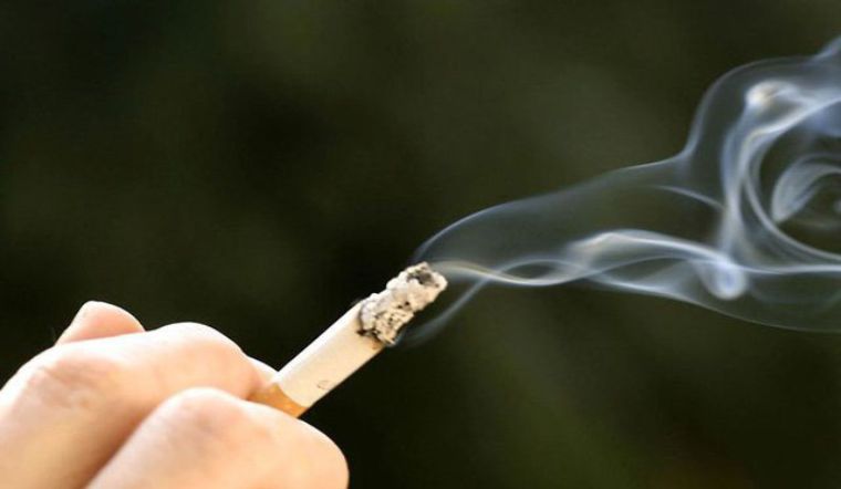 Những tác hại đối với thai nhi khi mẹ bầu hút thuốc lá thụ động 