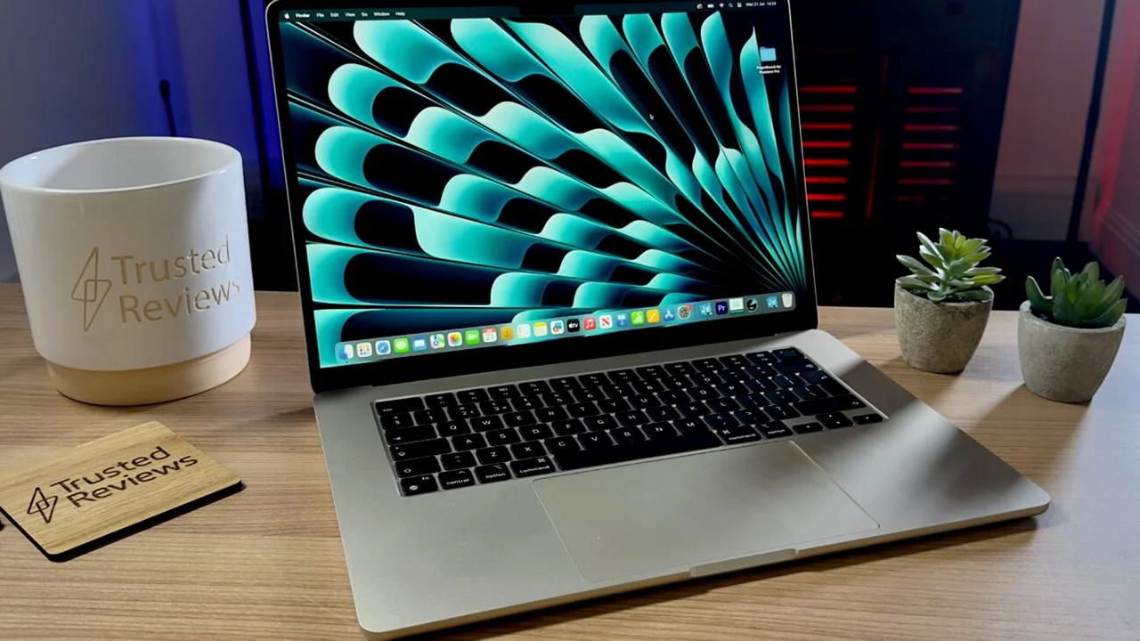 MacBook Air M2 15 inch 8GB/256GB giá chỉ 31.990.000 đồng tại TopZone