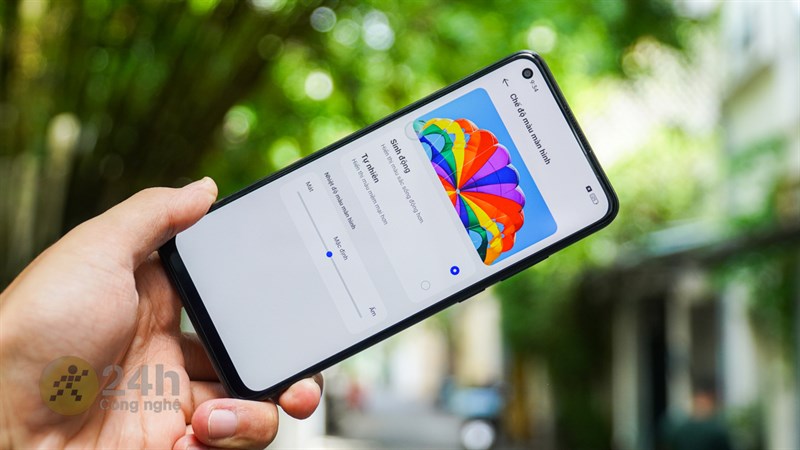 OPPO A78 được trang bị màn hình đục lỗ rộng 6.43 inch với khả năng hiển thị tốt OPPO A78 được trang bị màn hình đục lỗ rộng 6.43 inch với khả năng hiển thị tốt