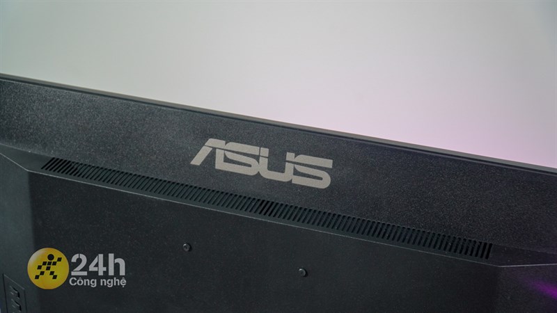 Mặt lưng màn hình ASUS VA24EHF còn được chia làm 2 lớp Mặt lưng màn hình ASUS VA24EHF còn được chia làm 2 lớp