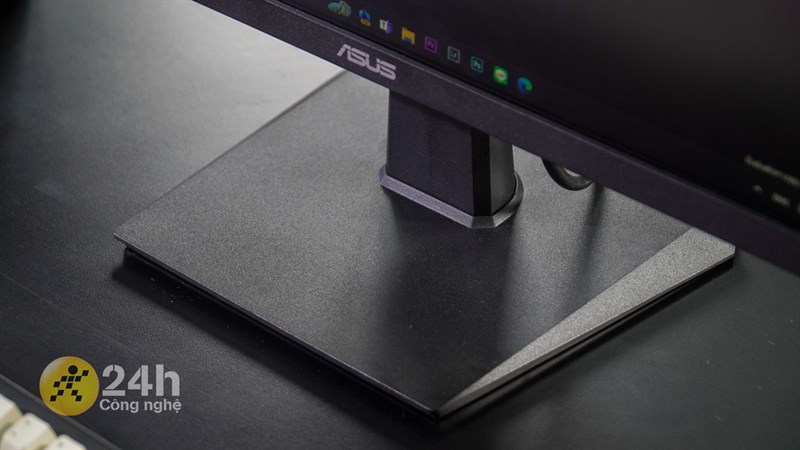 Chân đế màn hình ASUS VA24EHF còn cực kỳ chắc chắn Chân đế màn hình ASUS VA24EHF còn cực kỳ chắc chắn