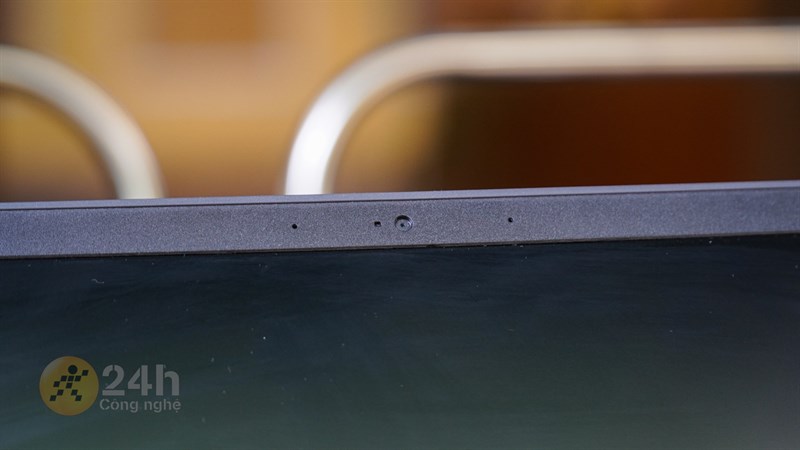 Webcam ở cạnh trên màn hình của MSI Modern 14 C7M