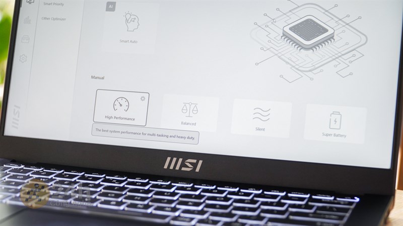 MSI Modern 14 C7M hoạt động ổn định nhưng thường ấm lên ở khu vực phía trên bàn phím