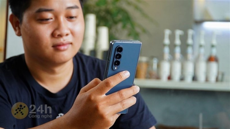 Galaxy Z Fold4 thiết kế giống phiên bản tiền nhiệm nhưng được tinh chỉnh một chút để hướng đến người dùng nhiều hơn!