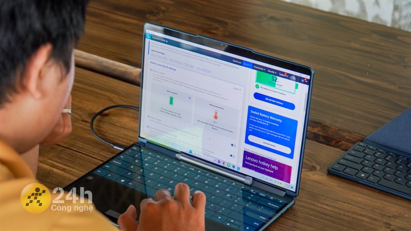 Trong quá trình sử dụng thì Lenovo YOGA Book 9i có thể trụ được 5 tiếng sử dụng liên tục với những tác vụ công việc của mình Trong quá trình sử dụng thì Lenovo YOGA Book 9i có thể trụ được 5 tiếng sử dụng liên tục với những tác vụ công việc của mình