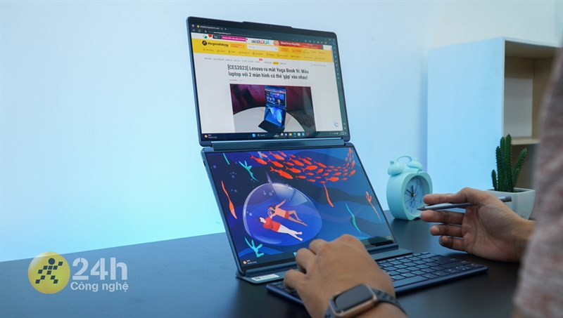 Cả 2 màn hình của Lenovo YOGA Book 9i đều có cùng độ phân giải 2.8K nên cảm giác sử dụng mắt rất thoải mái Cả 2 màn hình của Lenovo YOGA Book 9i đều có cùng độ phân giải 2.8K nên cảm giác sử dụng mắt rất thoải mái