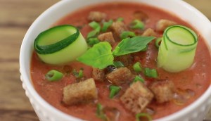 Trổ tài làm món súp cà chua Gazpacho đúng chuẩn Tây Ban Nha