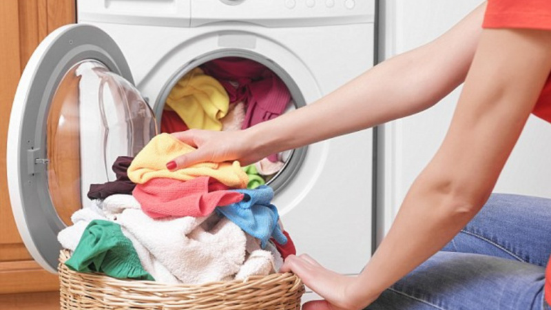 Không cho một lúc quá nhiều quần áo vào máy giặt