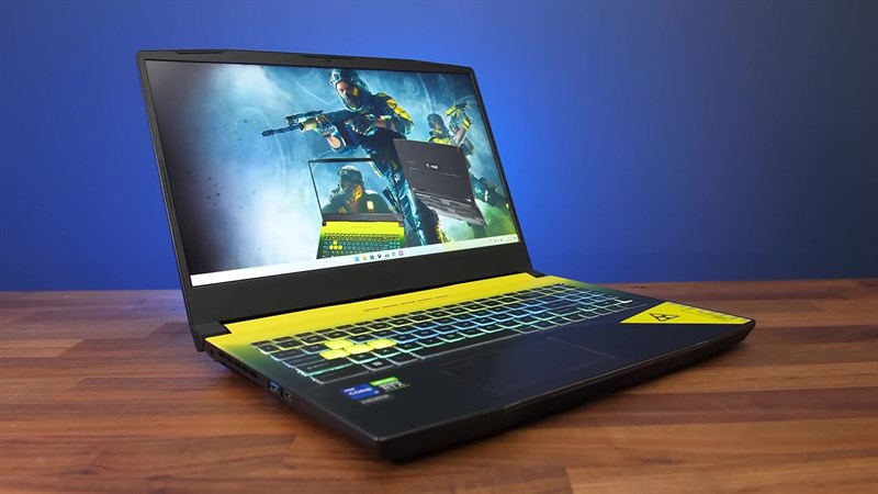 MSI Crosshair 15 Rainbow Six Extraction Edition được trang bị màn hình IPS rộng 15.6 inch với độ phân giải QHD (2.560x1.440 pixels) và tần số quét 165 Hz. MSI Crosshair 15 Rainbow Six Extraction Edition được trang bị màn hình IPS rộng 15.6 inch với độ phân giải QHD (2.560x1.440 pixels) và tần số quét 165 Hz.