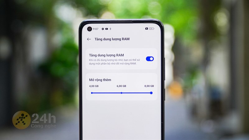 Thiết bị còn sở hữu dung lượng RAM 16 GB (8 GB RAM chính + 8 GB RAM ảo) đảm bảo khả năng đa nhiệm mượt mà Thiết bị còn sở hữu dung lượng RAM 16 GB (8 GB RAM chính + 8 GB RAM ảo) đảm bảo khả năng đa nhiệm mượt mà