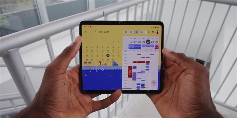 Pixel Fold mang đến nhiều ứng dụng đã được tối ưu hóa cho màn hình lớn, bao gồm cả những ứng dụng của Google và các nhà phát triển bên thứ ba. Pixel Fold mang đến nhiều ứng dụng đã được tối ưu hóa cho màn hình lớn, bao gồm cả những ứng dụng của Google và các nhà phát triển bên thứ ba.