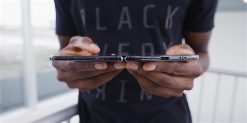 Pixel Fold có nhiều ưu việt, đặc biệt là độ mỏng nhẹ khi mở ra với chỉ 0.51 cm. Pixel Fold có nhiều ưu việt, đặc biệt là độ mỏng nhẹ khi mở ra với chỉ 0.51 cm.