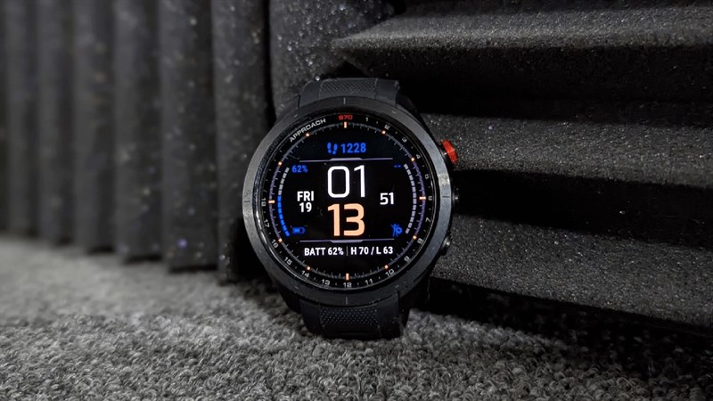 Garmin Approach S70 sở hữu màn hình lớn cùng chất lượng hiển thị tuyệt vời