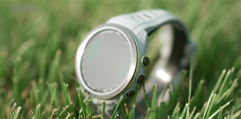 Trên phần thân của Garmin Approach S70 có 3 nút bấm vật lý